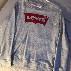 Levi’s Pullover.